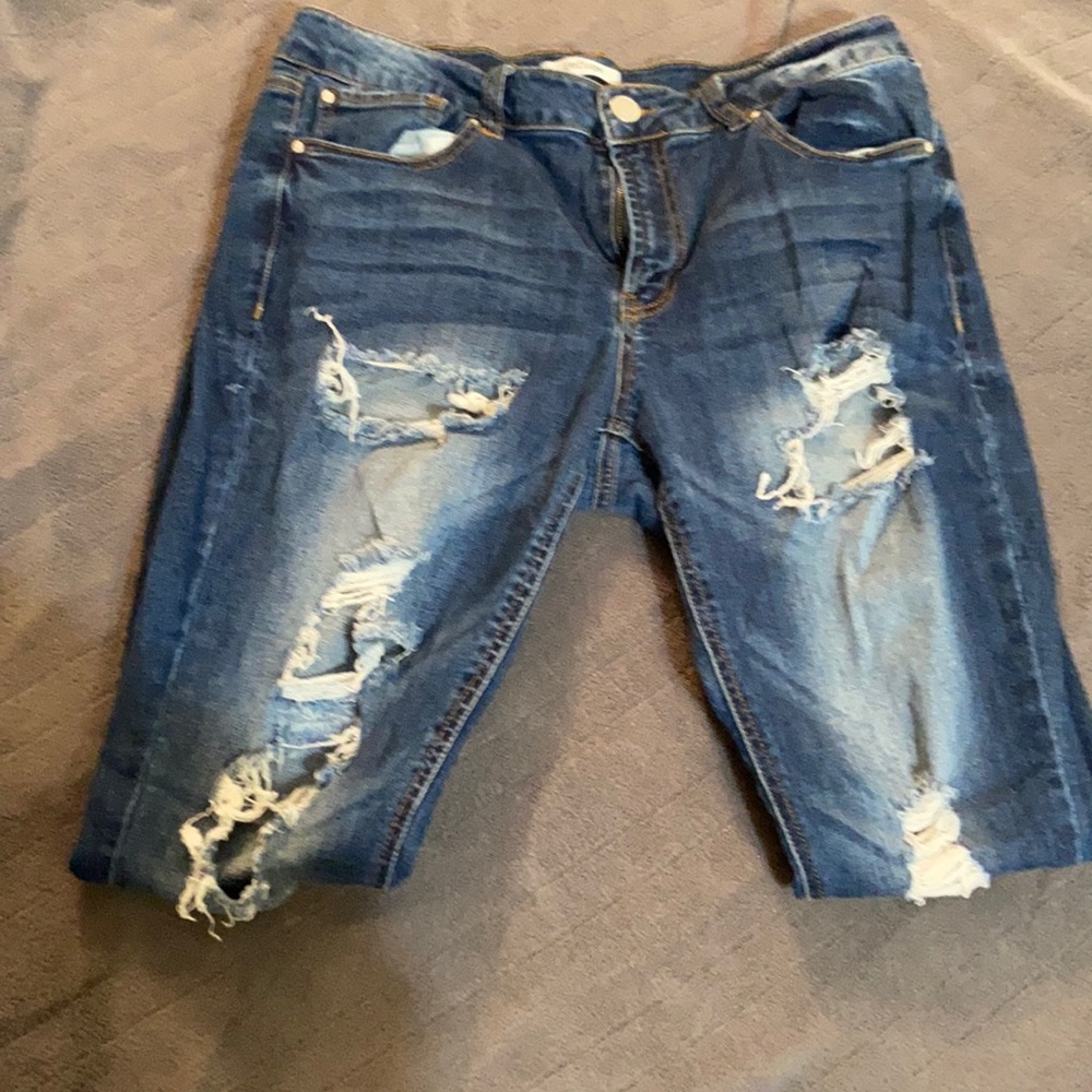 DARK WASH JEANS. GREAT STRETCH. AMAZING CONDITION